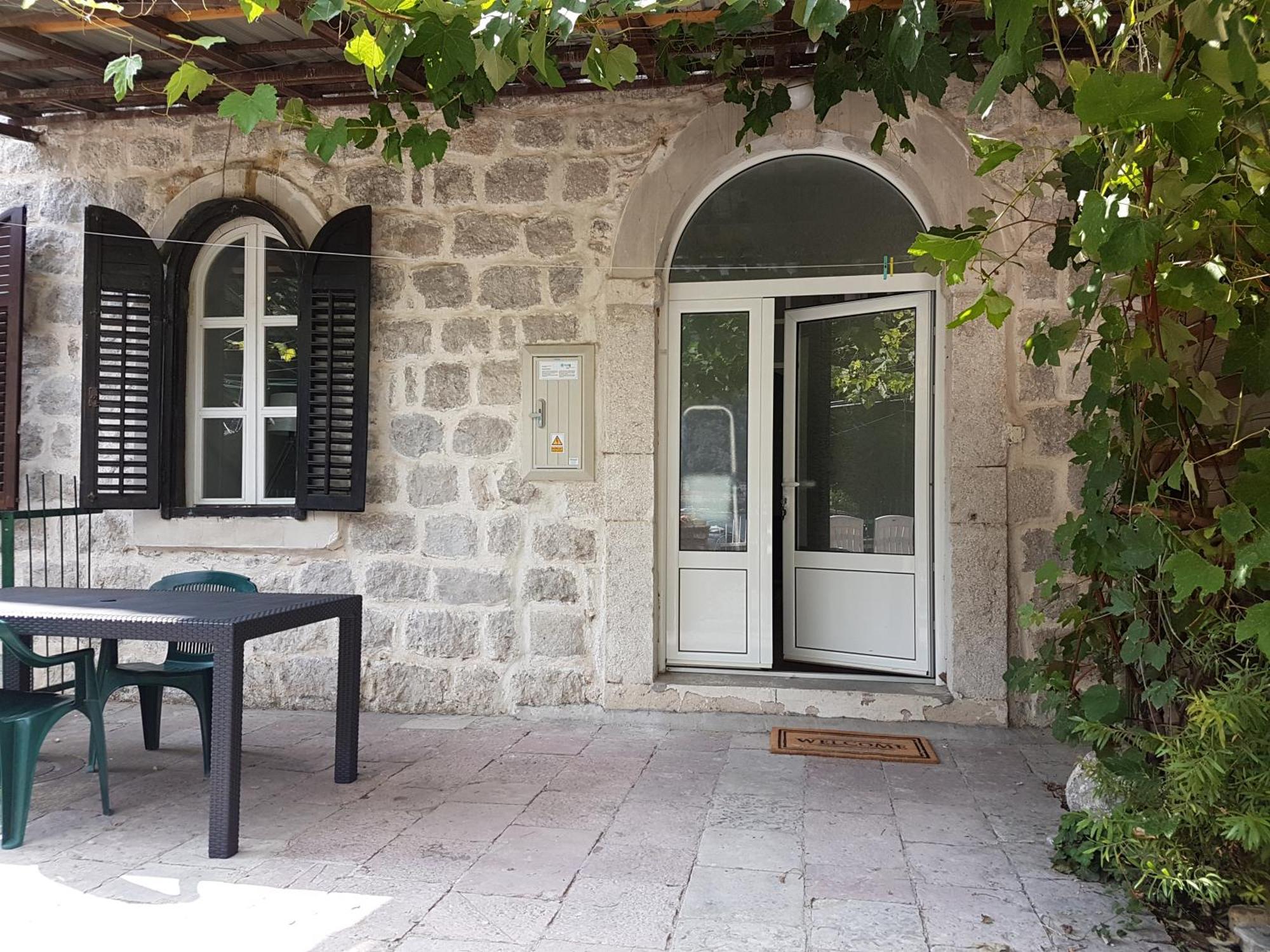 Apartment Mimosa Κότορ Εξωτερικό φωτογραφία